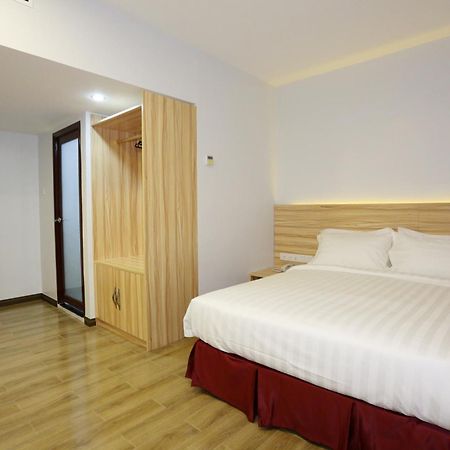 City Garden Hotel Тавау Стая снимка
