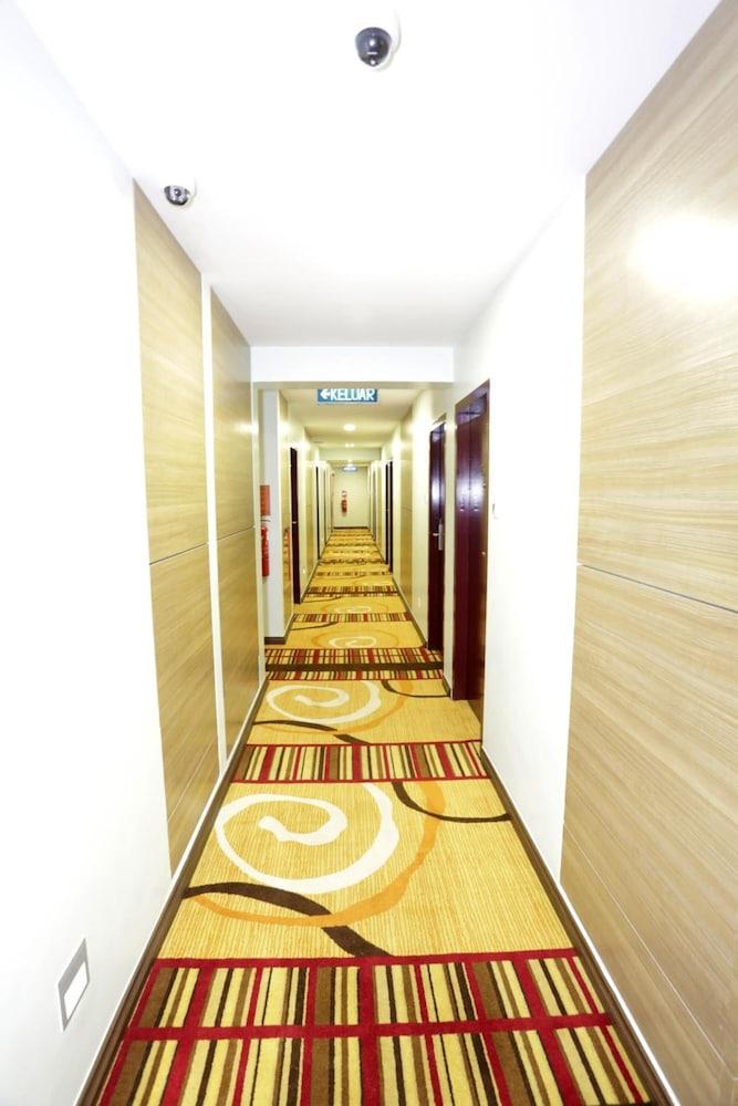 City Garden Hotel Тавау Екстериор снимка