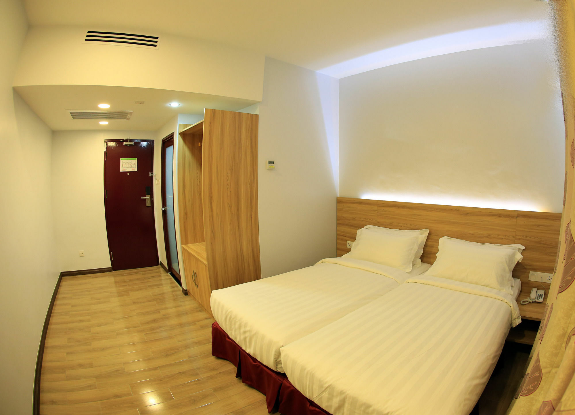 City Garden Hotel Тавау Екстериор снимка