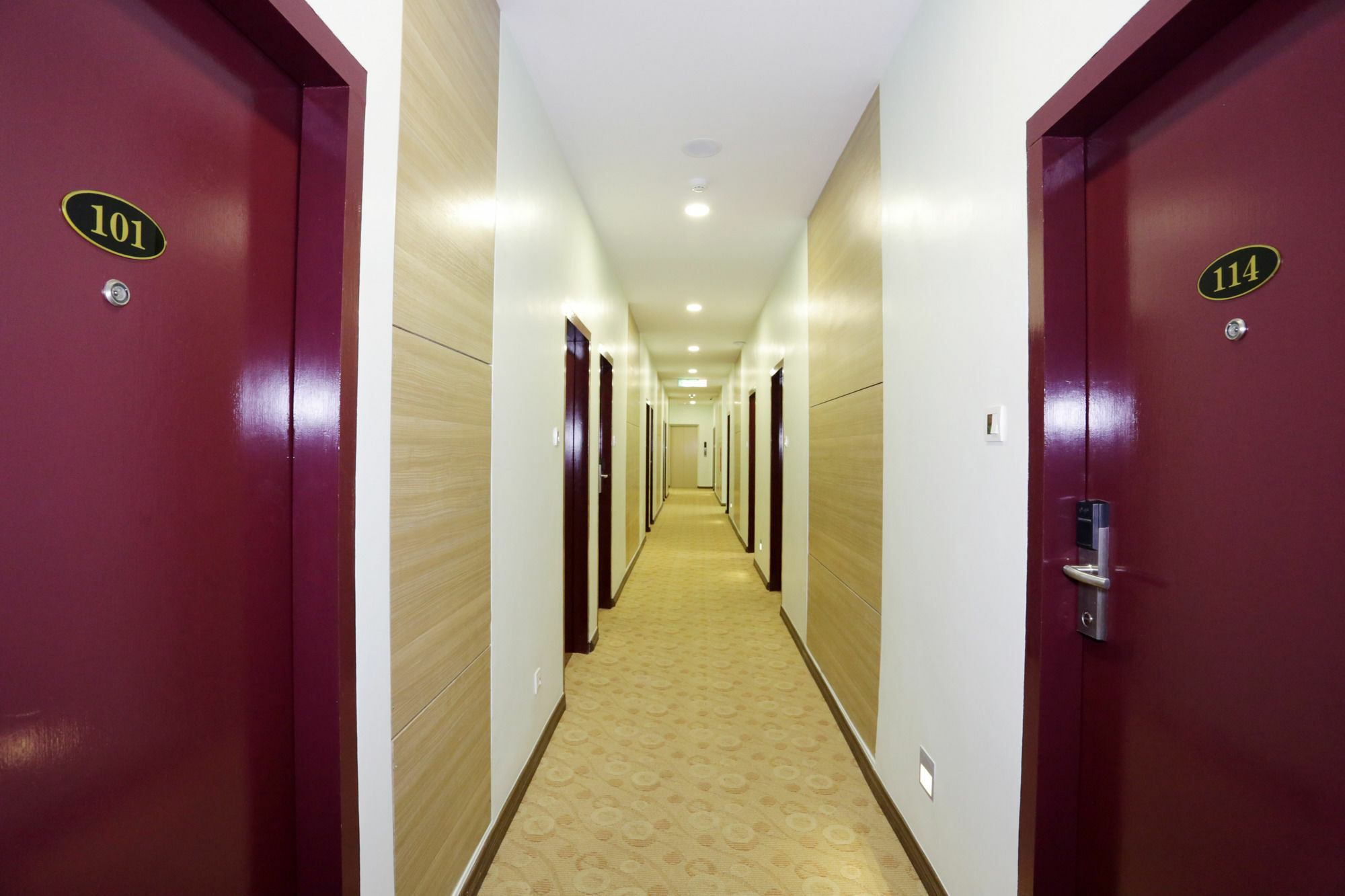 City Garden Hotel Тавау Екстериор снимка